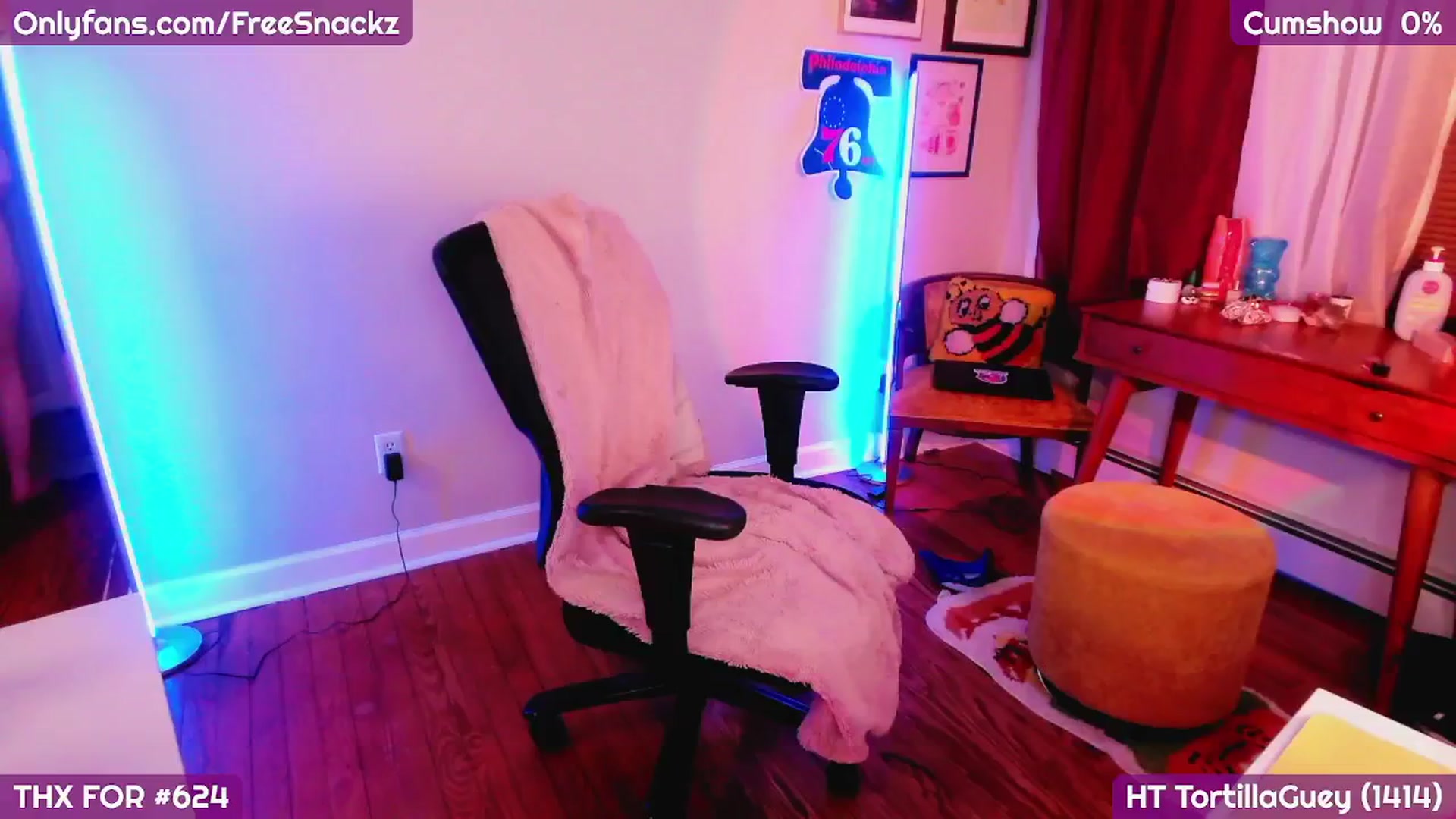 Gallery image thumbnail from MollySnacks's myfreecams stream on, 05/04/2025, 01:37 image 17 of 20