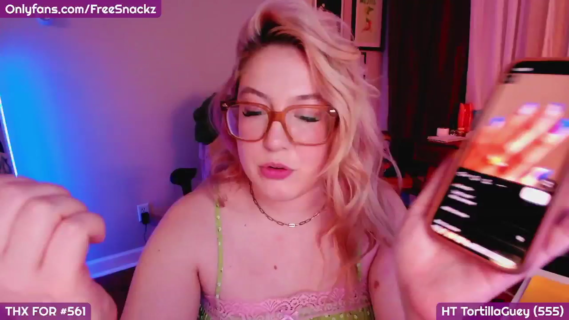 Gallery image thumbnail from MollySnacks's myfreecams stream on, 05/06/2025, 04:49 image 9 of 20