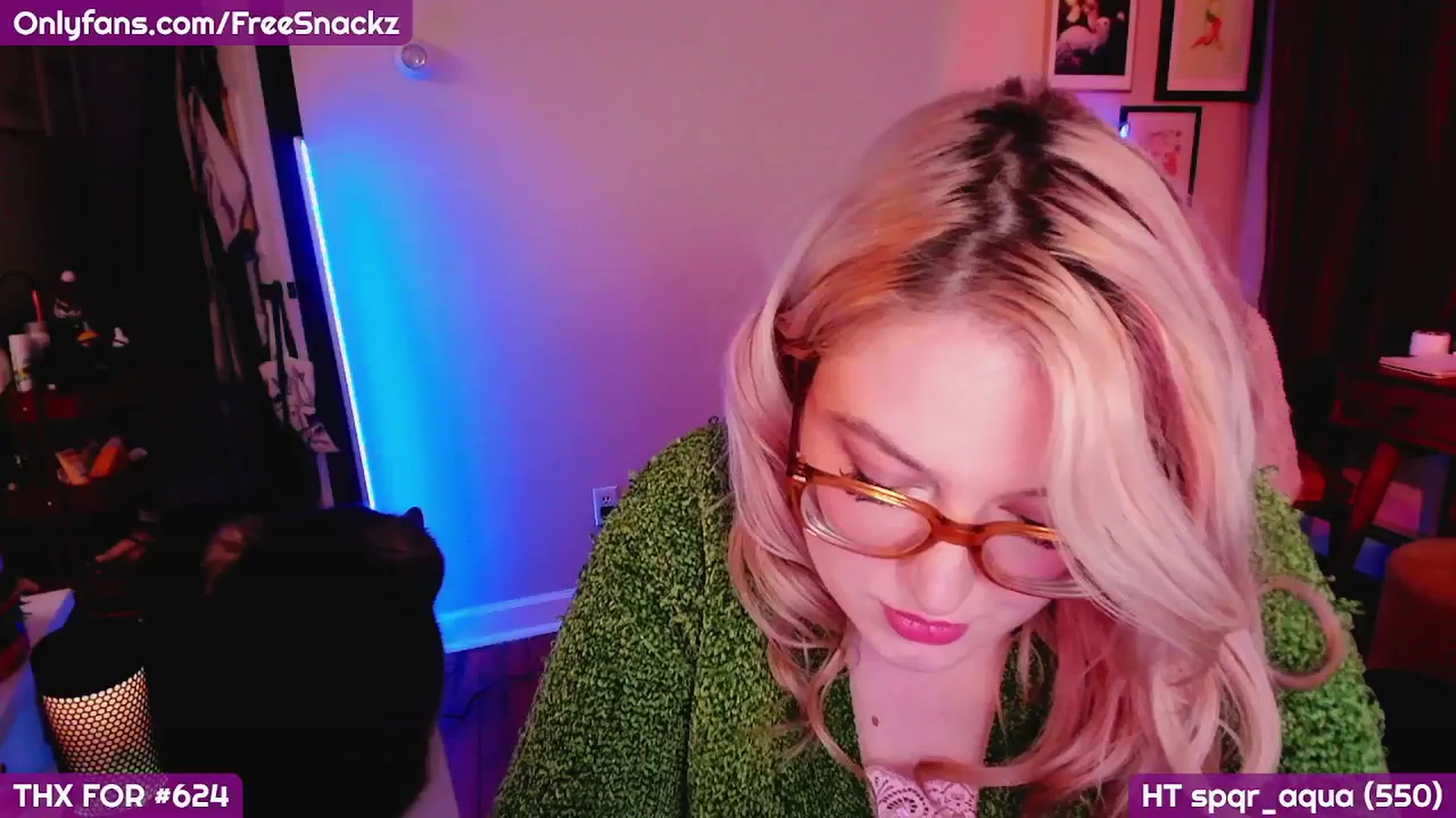 Gallery image thumbnail from MollySnacks's myfreecams stream on, 05/06/2025, 04:49 image 2 of 20