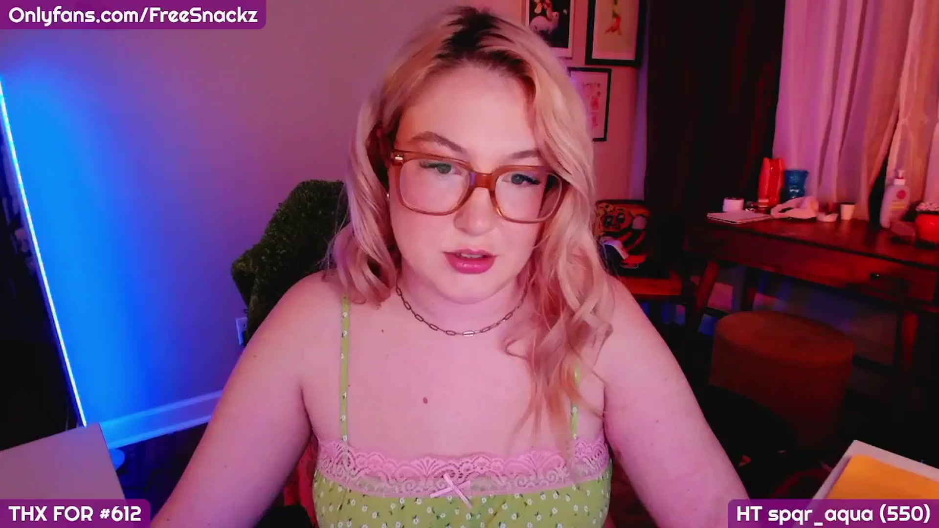 Gallery image thumbnail from MollySnacks's myfreecams stream on, 05/06/2025, 04:49 image 4 of 20