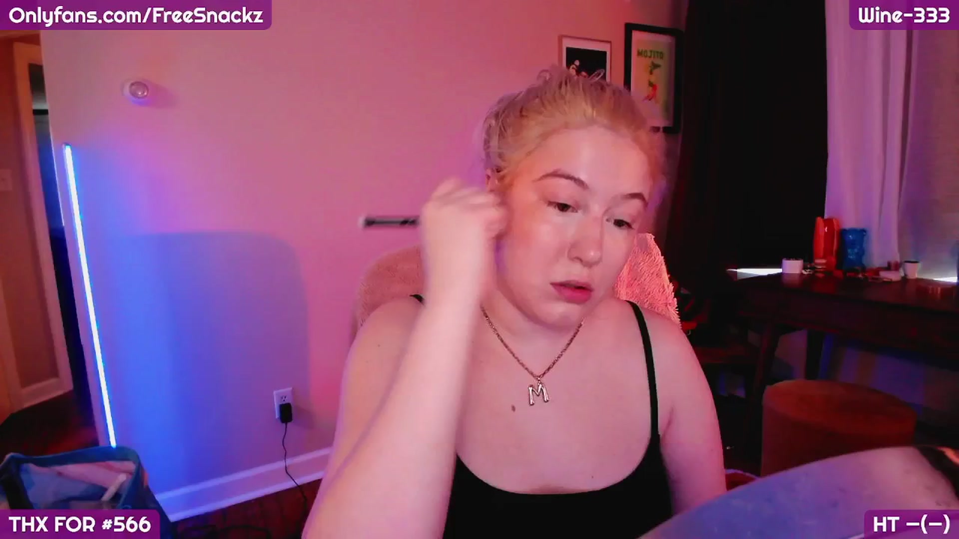 Gallery image thumbnail from MollySnacks's myfreecams stream on, 05/11/2025, 24:56 image 2 of 20