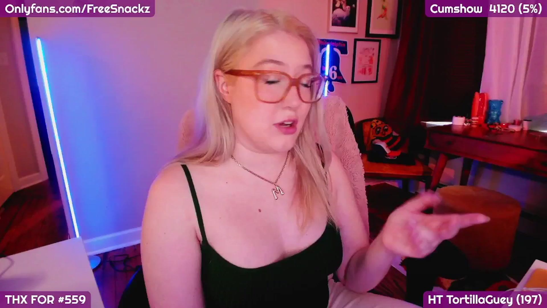 Gallery image thumbnail from MollySnacks's myfreecams stream on, 05/11/2025, 24:56 image 9 of 20