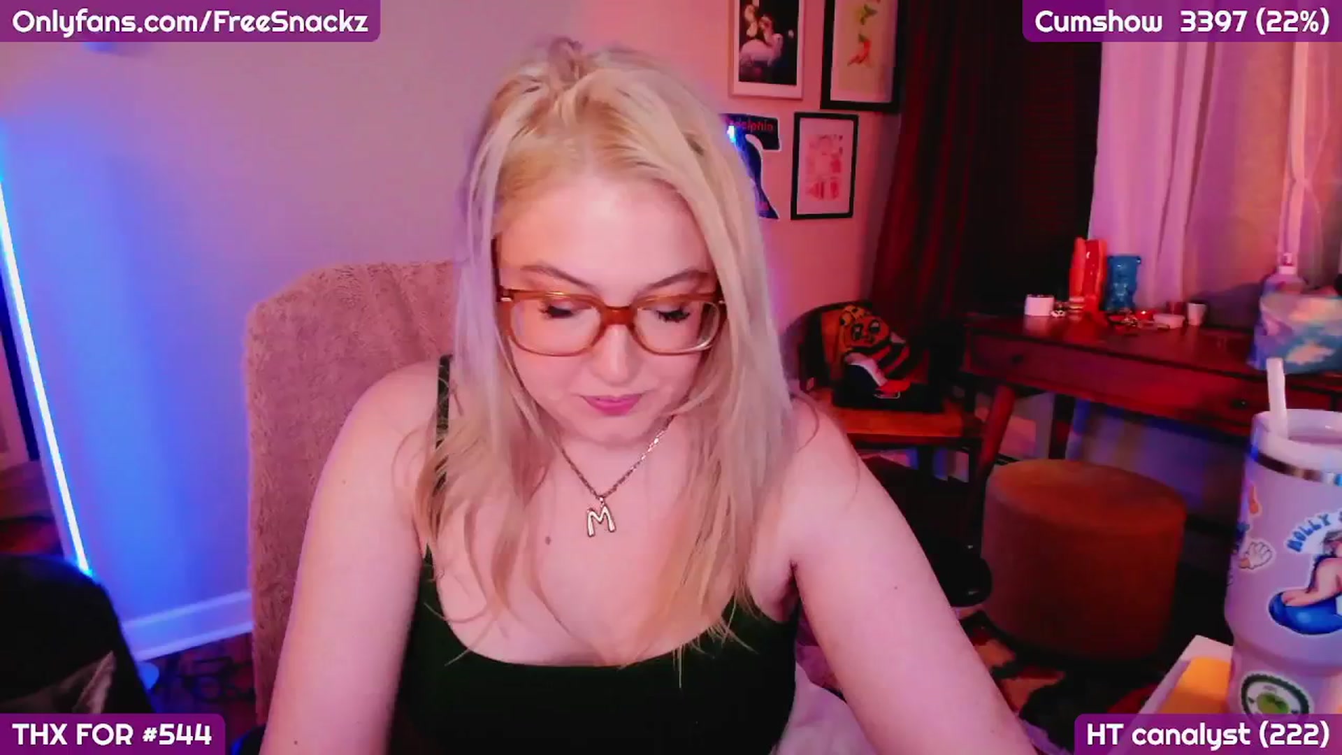 Gallery image thumbnail from MollySnacks's myfreecams stream on, 05/11/2025, 24:56 image 18 of 20