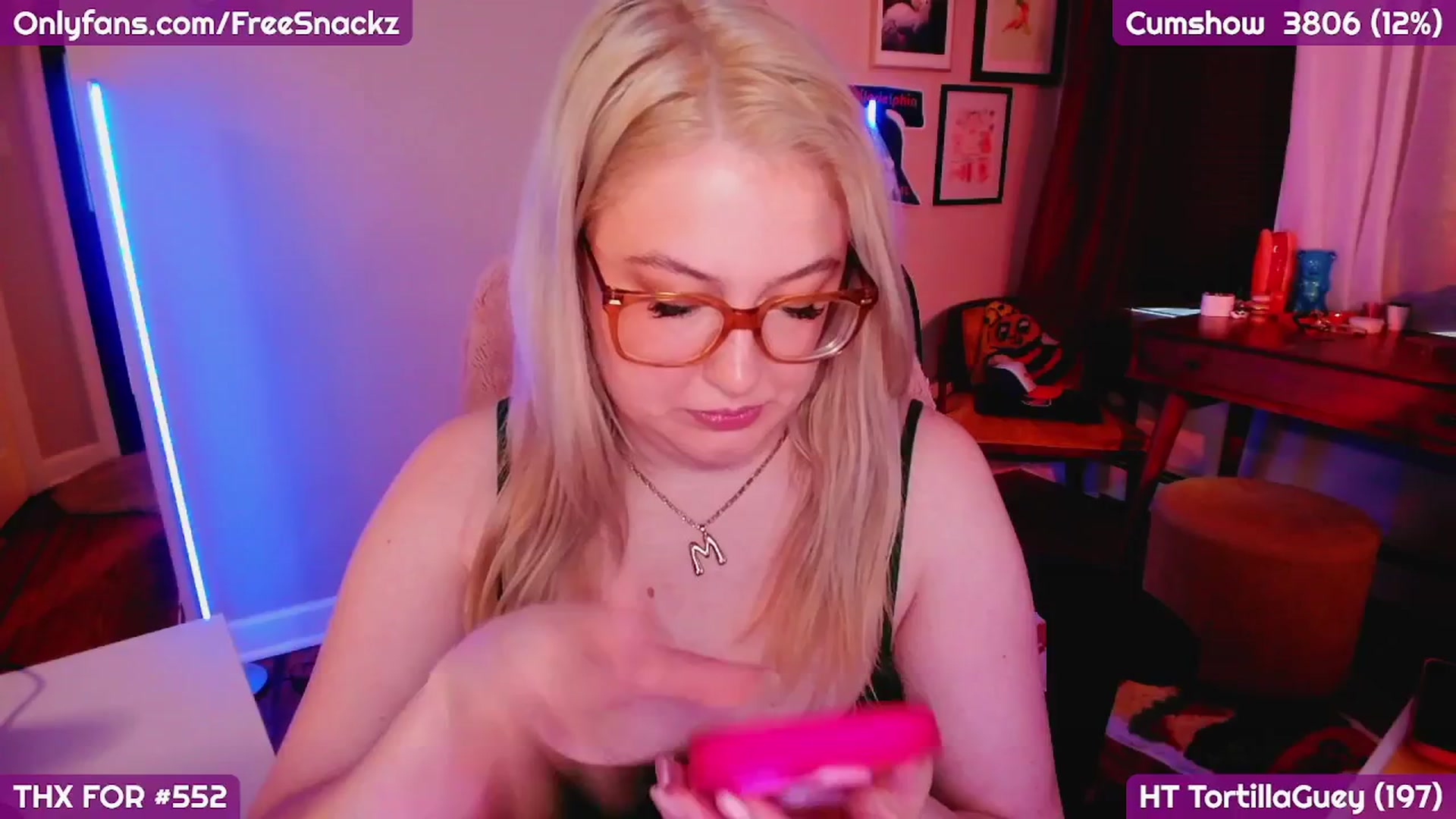 Gallery image thumbnail from MollySnacks's myfreecams stream on, 05/11/2025, 24:56 image 12 of 20