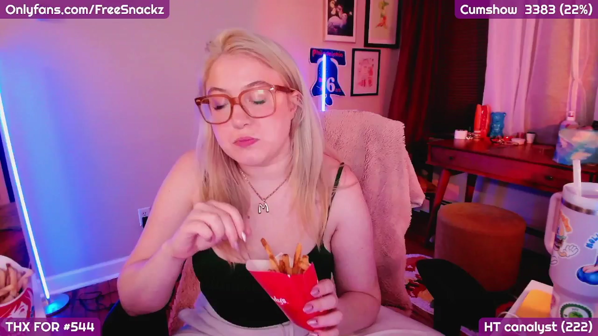 Gallery image thumbnail from MollySnacks's myfreecams stream on, 05/11/2025, 24:56 image 20 of 20