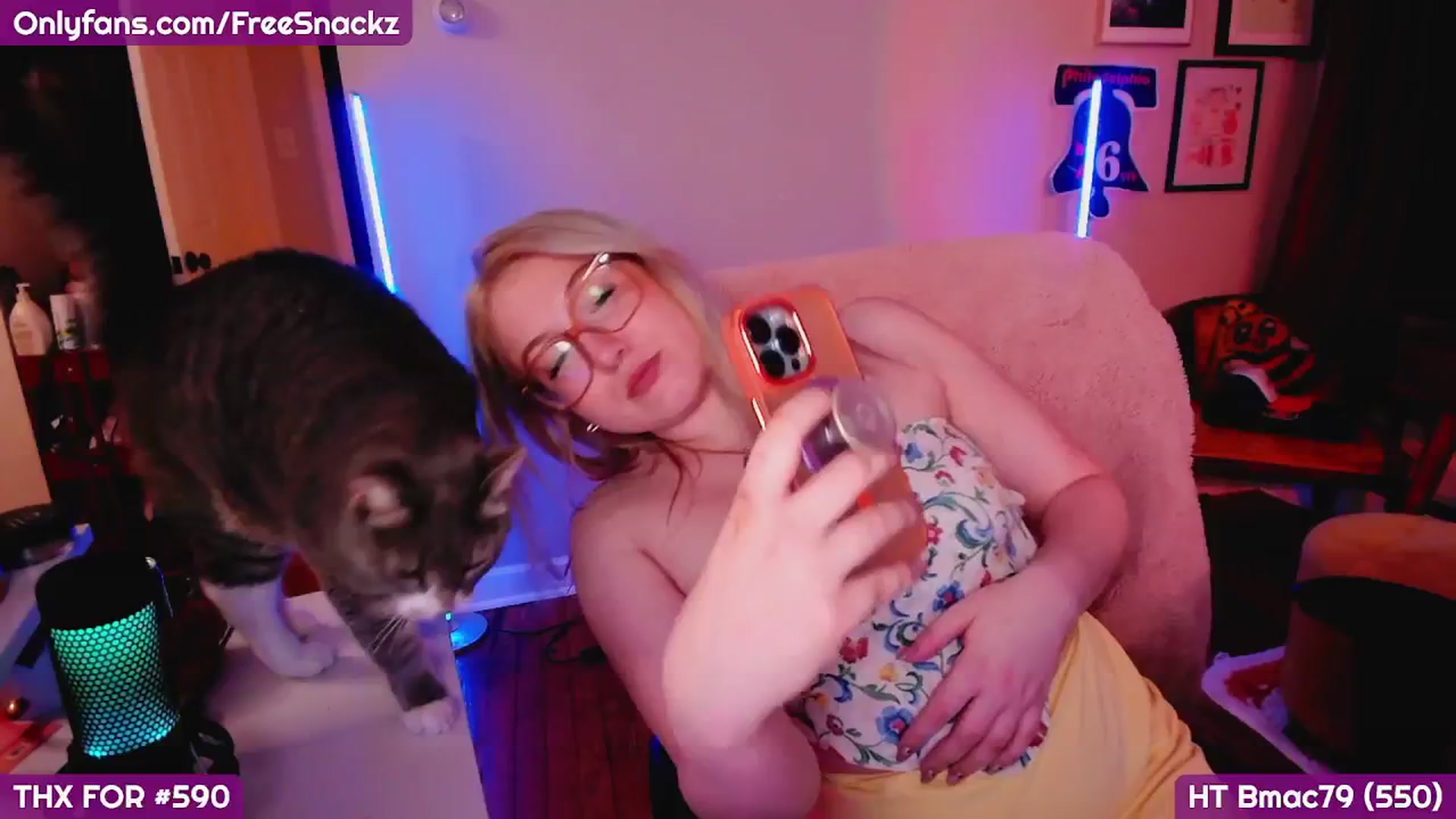 Gallery image thumbnail from MollySnacks's myfreecams stream on, 05/12/2025, 03:06 image 8 of 20