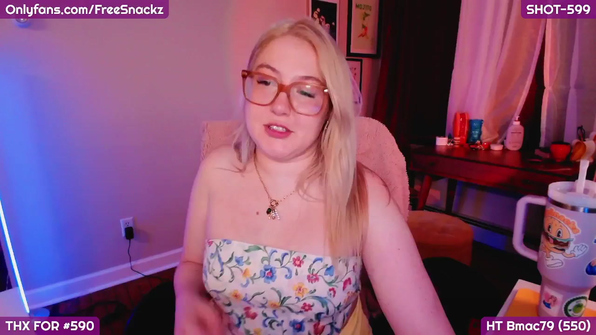 Gallery image thumbnail from MollySnacks's myfreecams stream on, 05/12/2025, 03:06 image 9 of 20