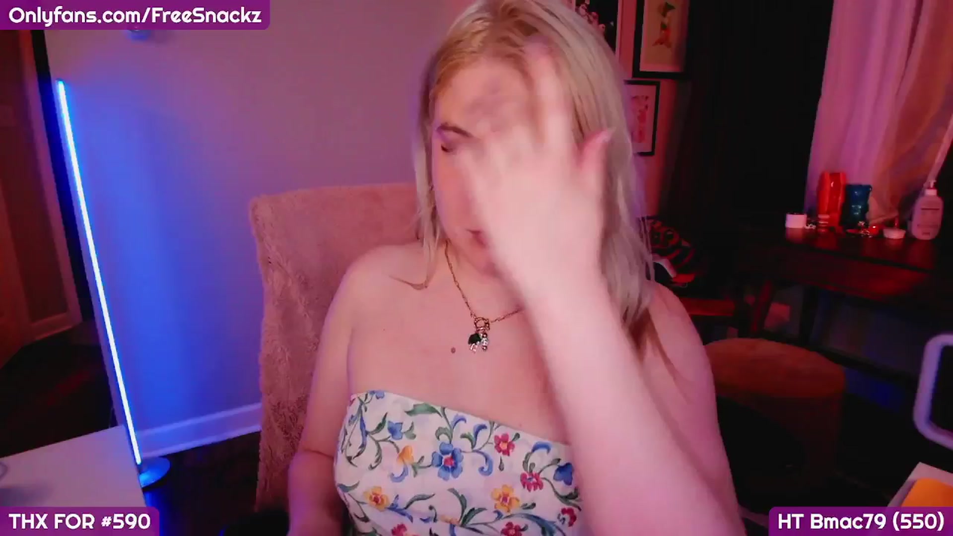 Gallery image thumbnail from MollySnacks's myfreecams stream on, 05/12/2025, 03:06 image 6 of 20