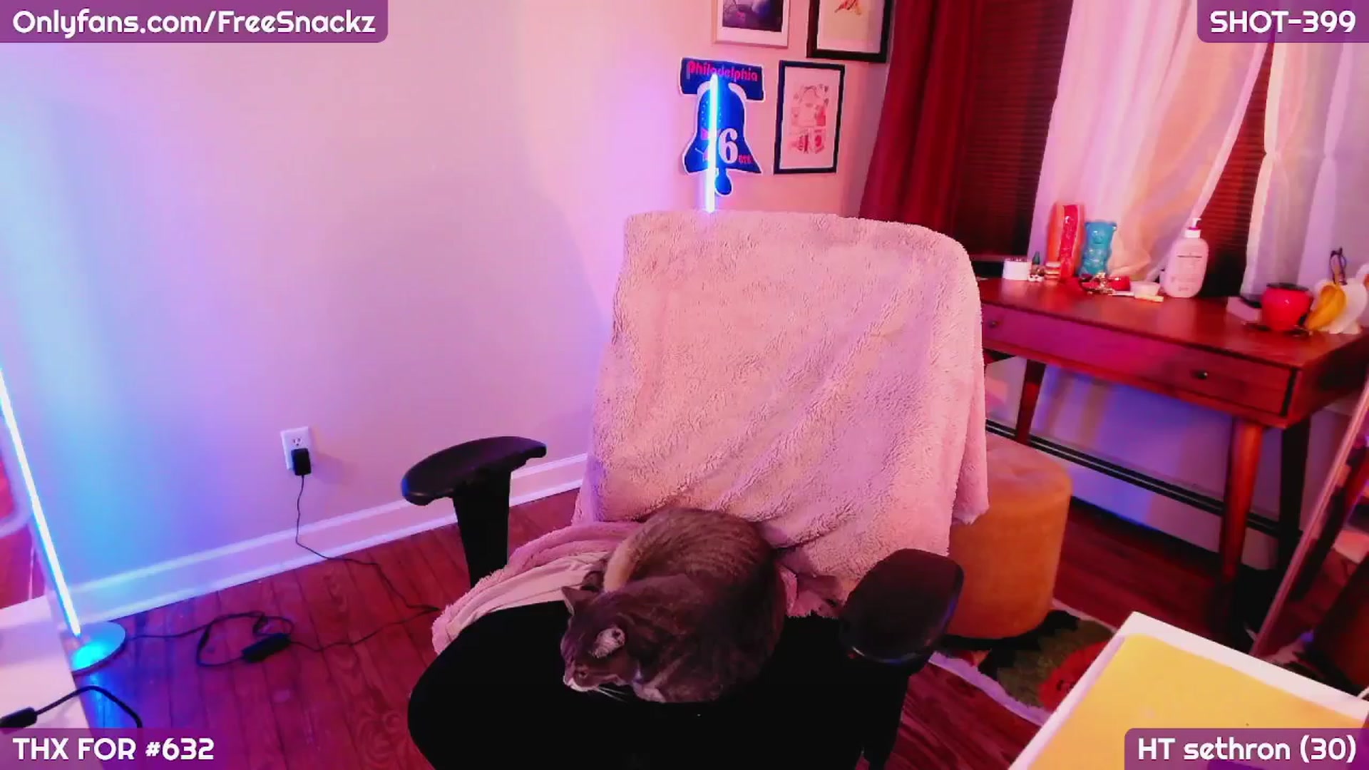 Gallery image thumbnail from MollySnacks's myfreecams stream on, 05/13/2025, 03:31 image 5 of 20