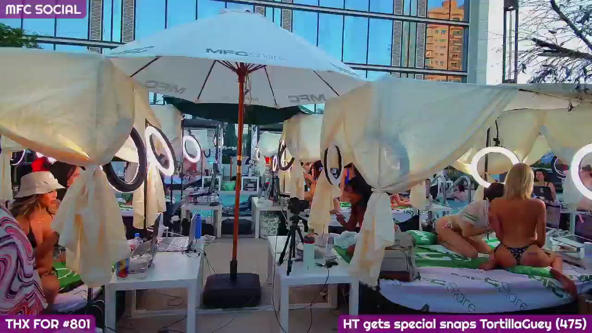 Gallery image thumbnail from MollySnacks's myfreecams stream on, 05/20/2025, 06:28 image 5 of 20