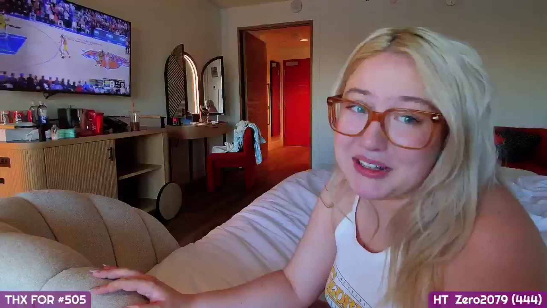 Gallery image thumbnail from MollySnacks's myfreecams stream on, 05/24/2025, 03:00 image 10 of 20