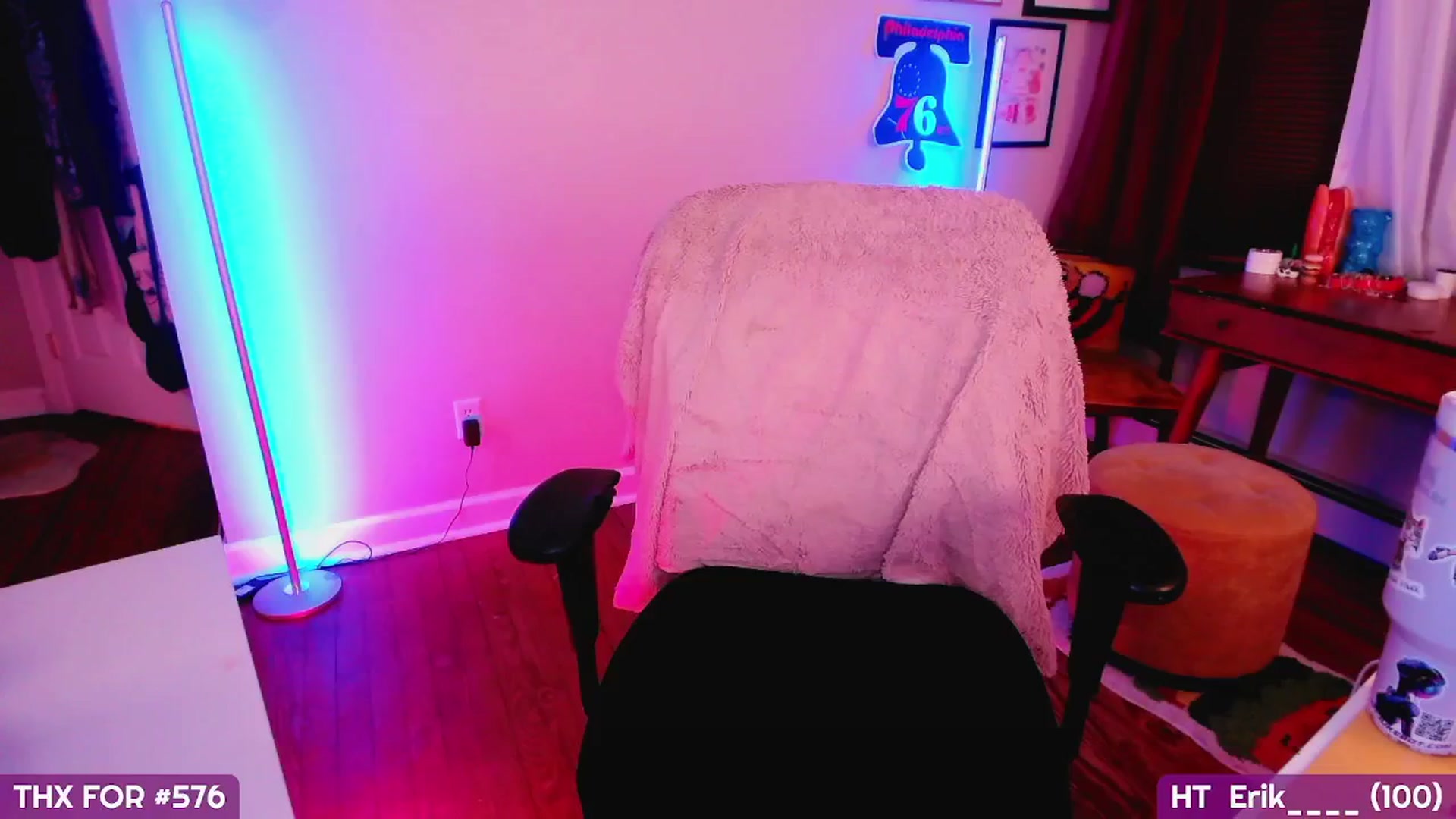 Gallery image thumbnail from MollySnacks's myfreecams stream on, 05/27/2025, 03:20 image 16 of 20