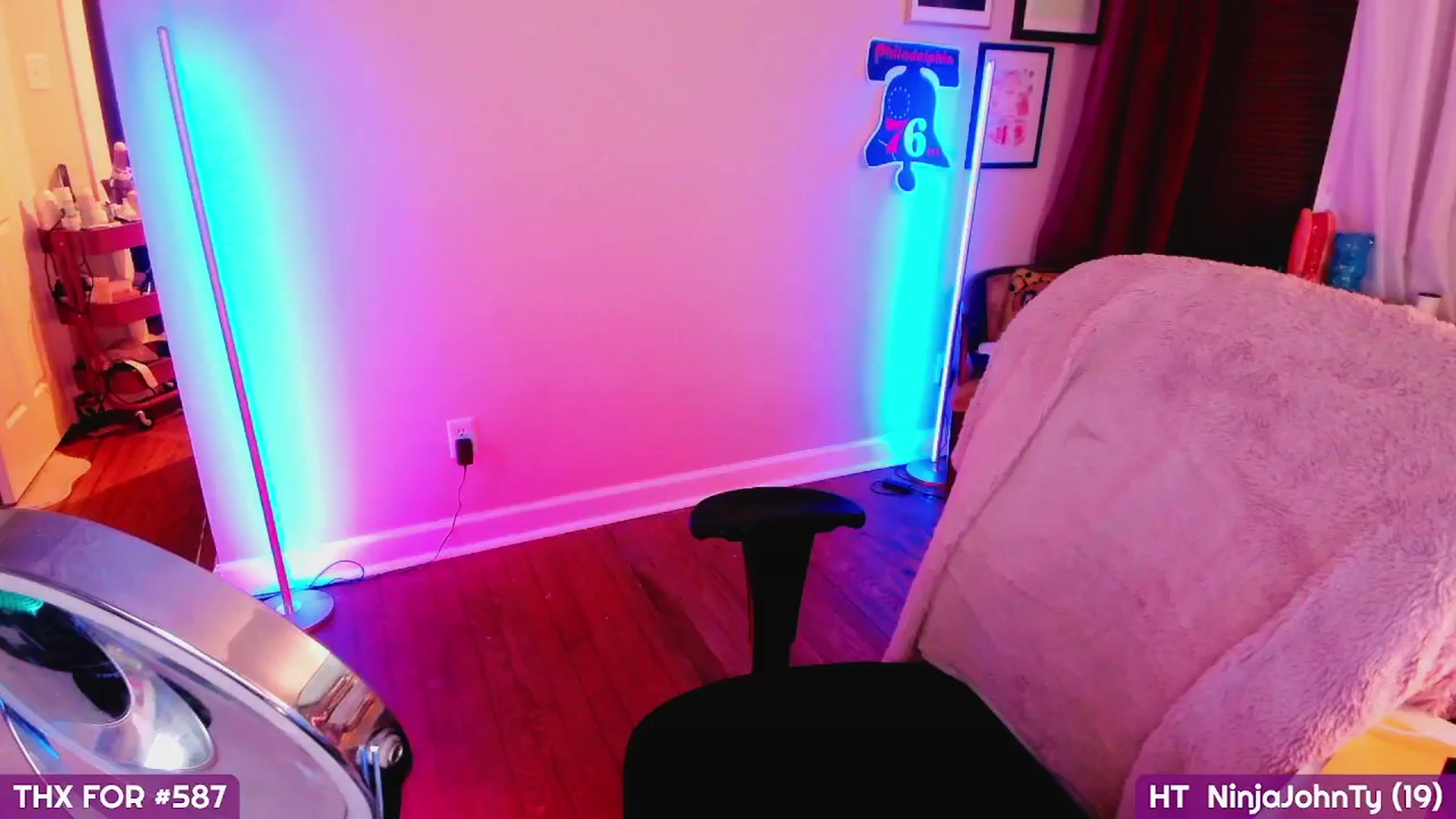 Gallery image thumbnail from MollySnacks's myfreecams stream on, 05/27/2025, 03:20 image 8 of 20