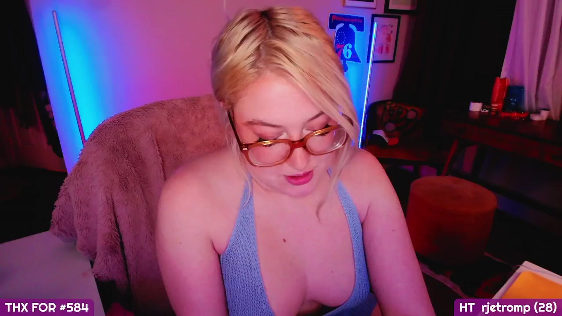 Gallery image thumbnail from MollySnacks's myfreecams stream on, 05/27/2025, 03:20 image 10 of 20