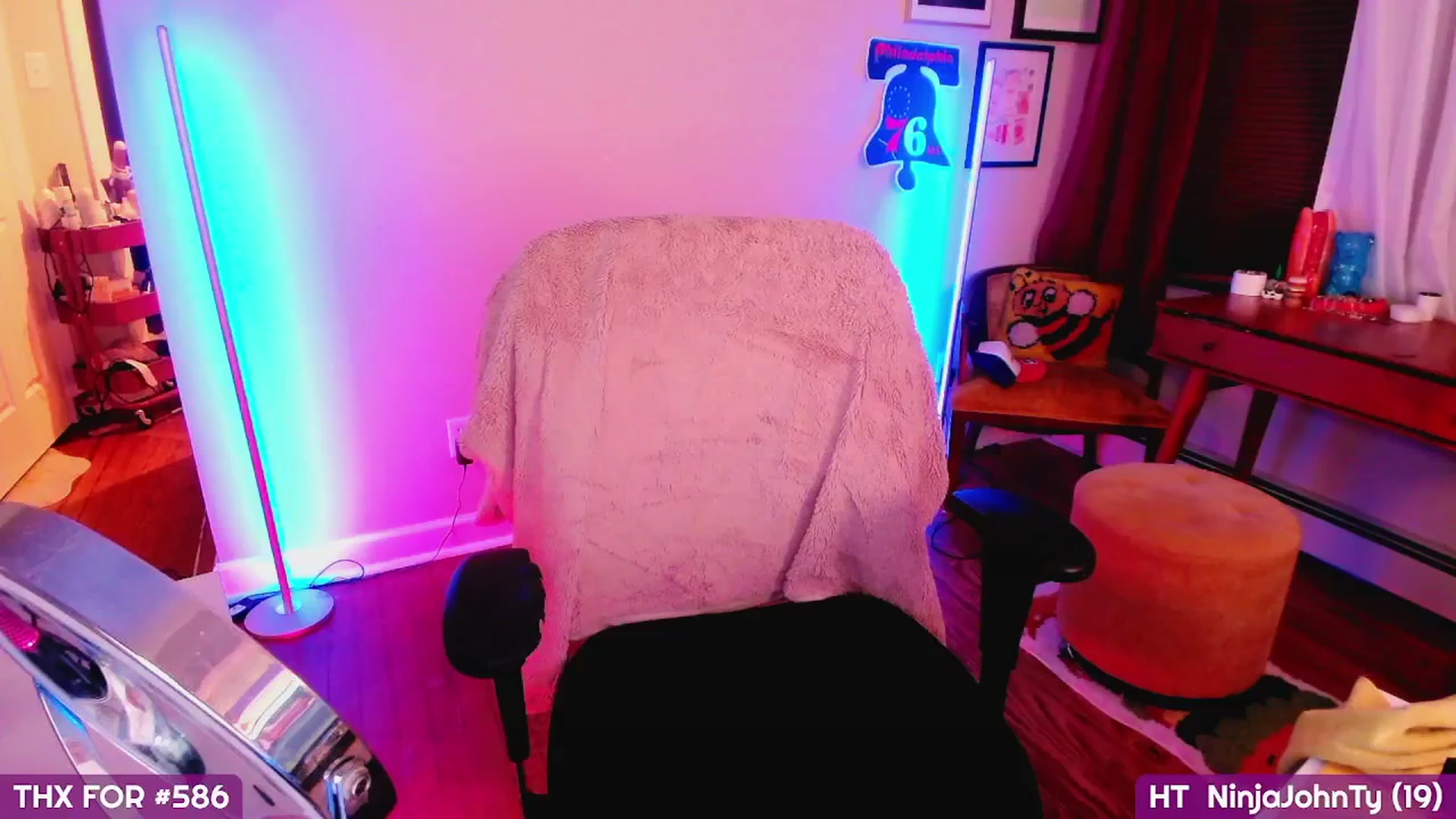 Gallery image thumbnail from MollySnacks's myfreecams stream on, 05/27/2025, 03:20 image 9 of 20