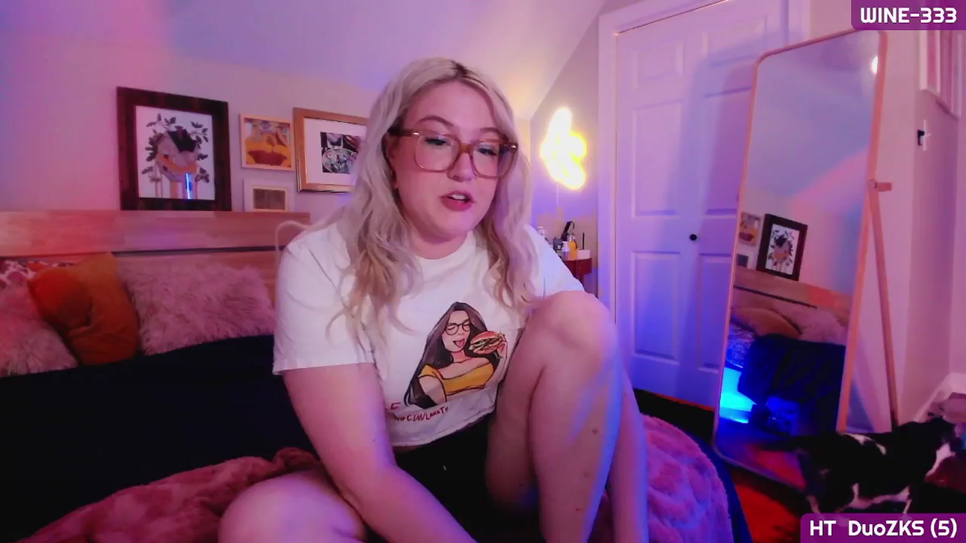Gallery image thumbnail from MollySnacks's myfreecams stream on, 06/05/2025, 03:30 image 1 of 20