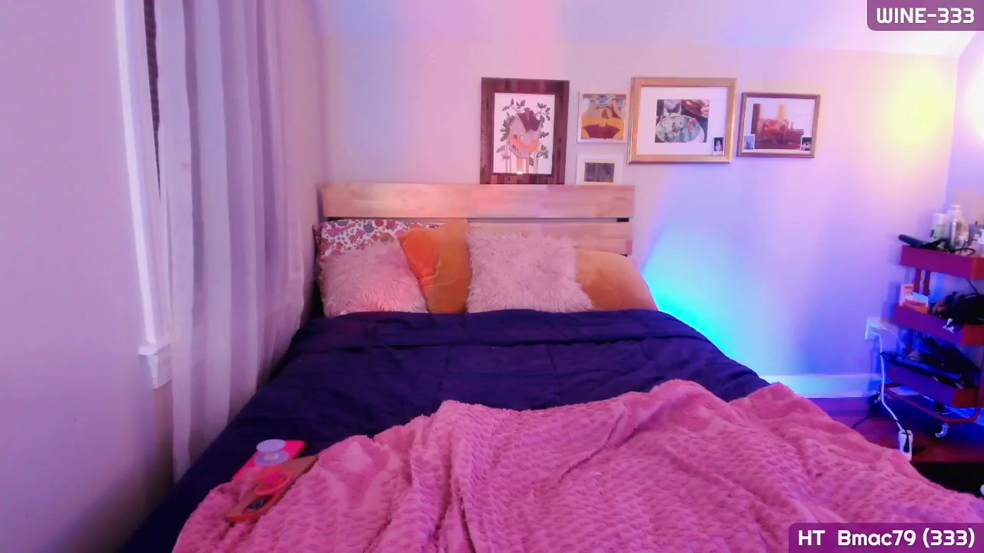 Gallery image thumbnail from MollySnacks's myfreecams stream on, 06/05/2025, 03:30 image 13 of 20