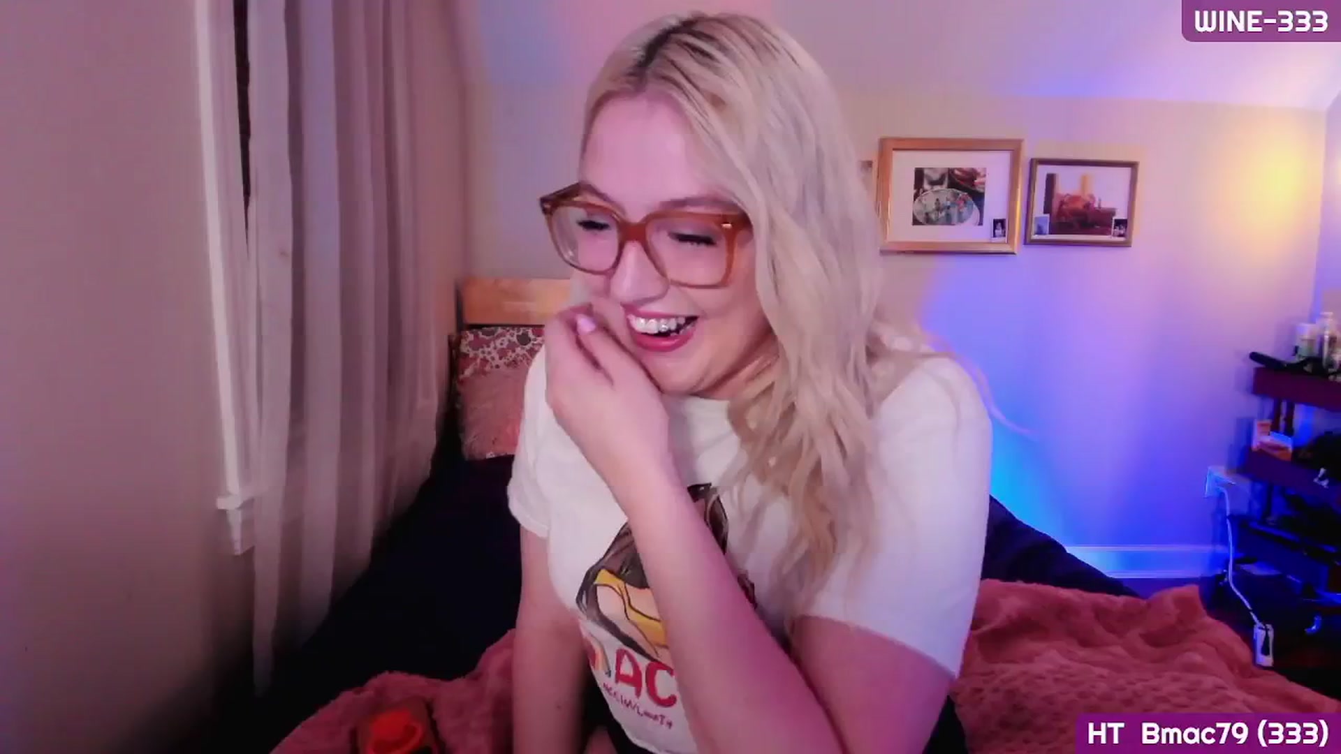 Gallery image thumbnail from MollySnacks's myfreecams stream on, 06/05/2025, 03:30 image 16 of 20