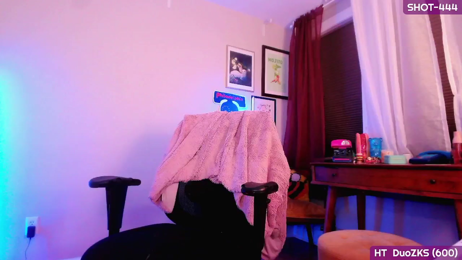 Gallery image thumbnail from MollySnacks's myfreecams stream on, 06/08/2025, 05:27 image 7 of 20