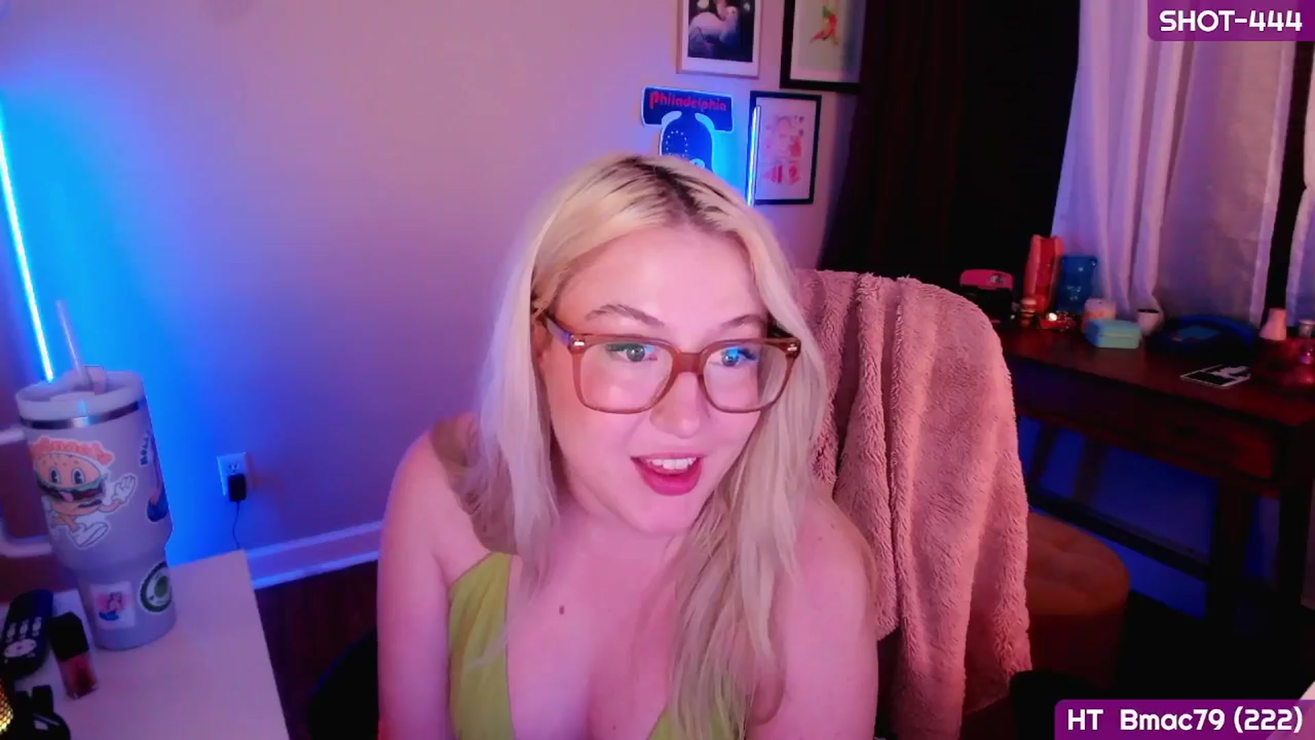 Gallery image thumbnail from MollySnacks's myfreecams stream on, 06/08/2025, 05:27 image 3 of 20