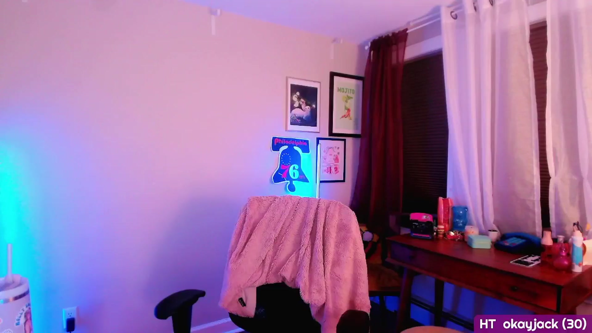Gallery image thumbnail from MollySnacks's myfreecams stream on, 06/08/2025, 05:27 image 2 of 20