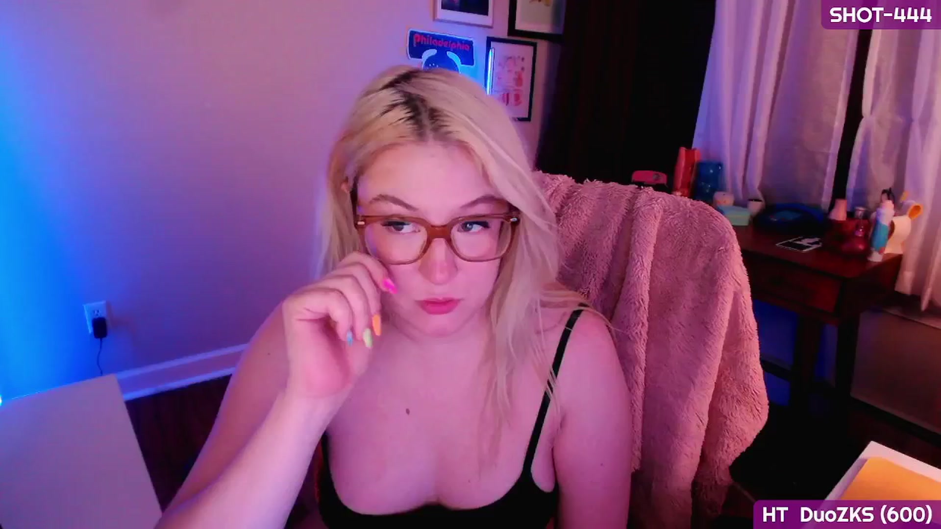 Gallery image thumbnail from MollySnacks's myfreecams stream on, 06/08/2025, 05:27 image 11 of 20