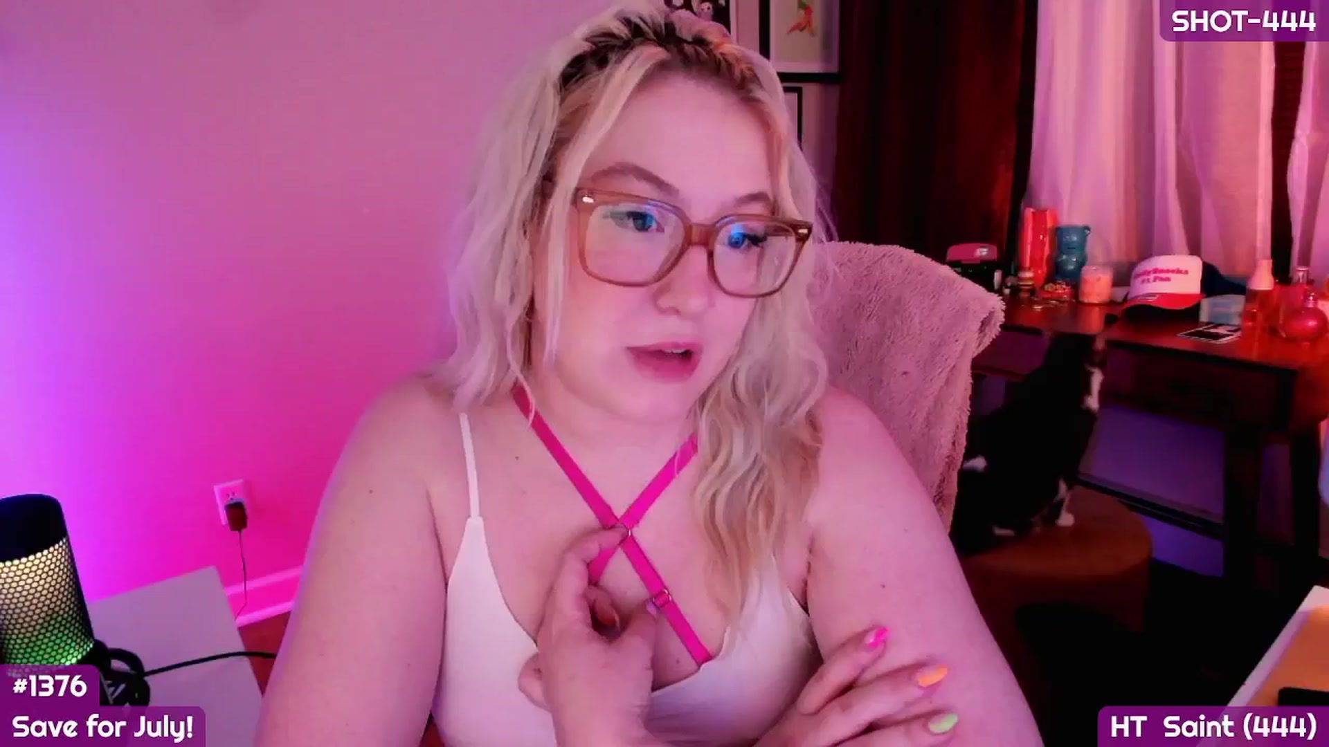 Gallery image thumbnail from MollySnacks's myfreecams stream on, 06/17/2025, 04:20 image 7 of 20