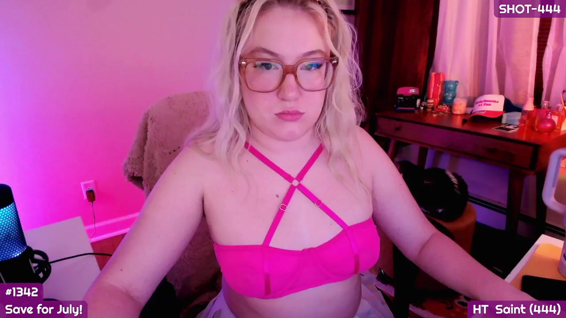 Gallery image thumbnail from MollySnacks's myfreecams stream on, 06/17/2025, 04:20 image 10 of 20