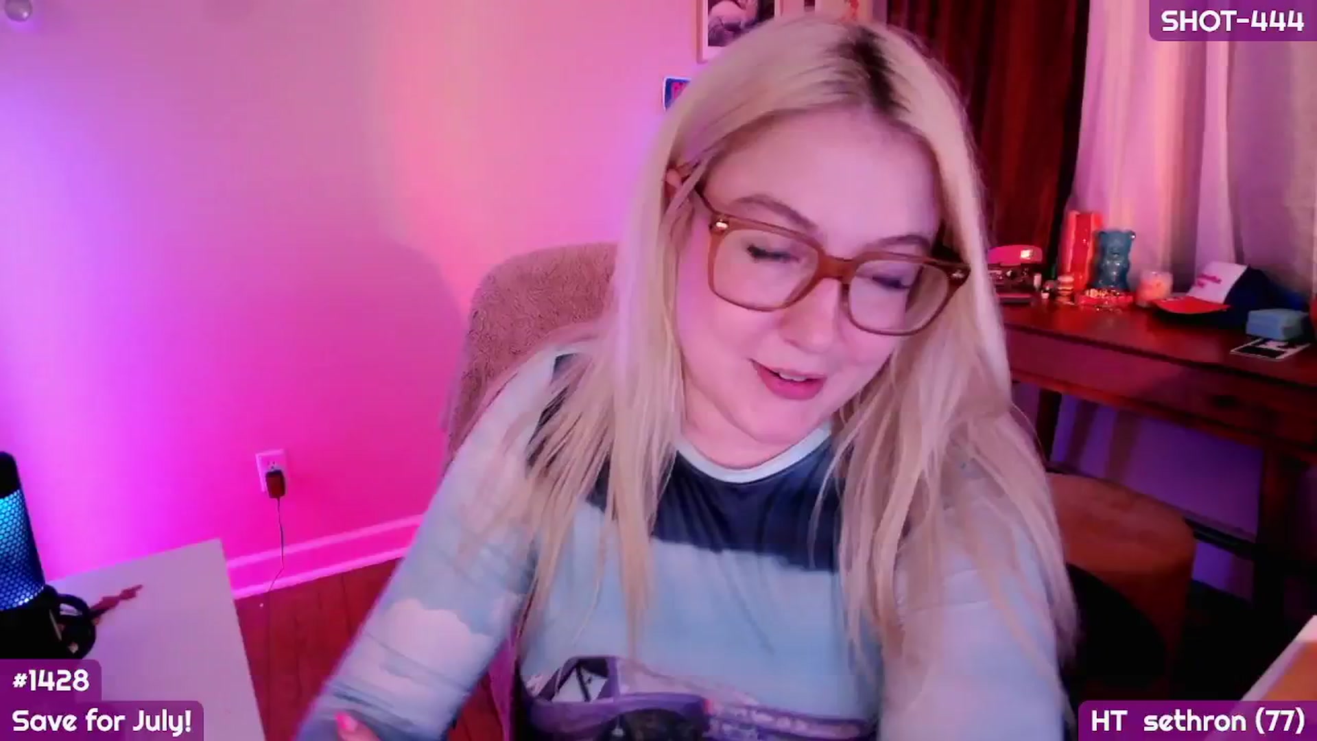 Gallery image thumbnail from MollySnacks's myfreecams stream on, 06/20/2025, 02:54 image 12 of 20
