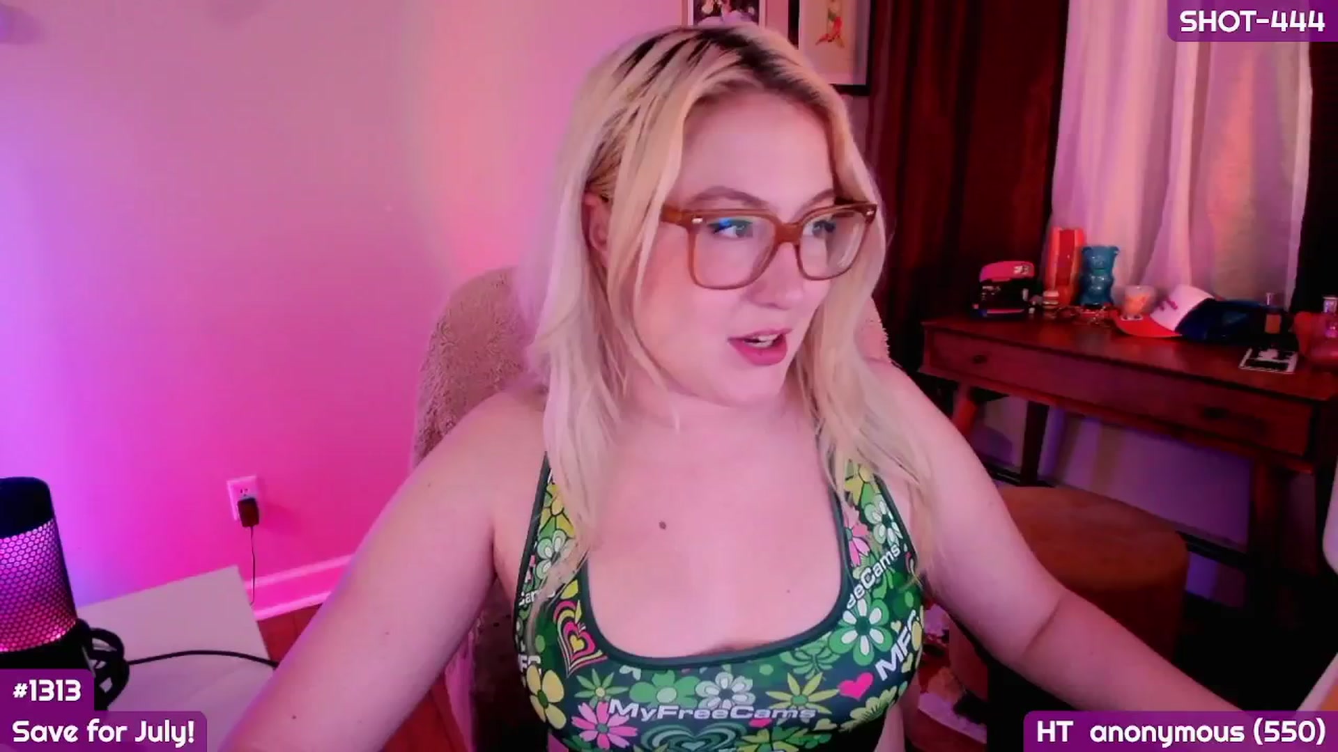 Gallery image thumbnail from MollySnacks's myfreecams stream on, 06/23/2025, 03:31 image 16 of 20