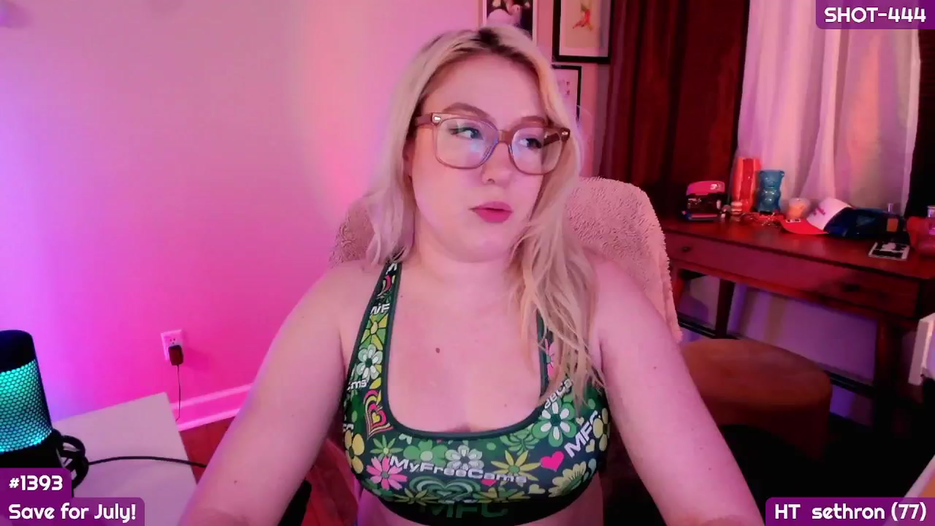 Gallery image thumbnail from MollySnacks's myfreecams stream on, 06/23/2025, 03:31 image 3 of 20