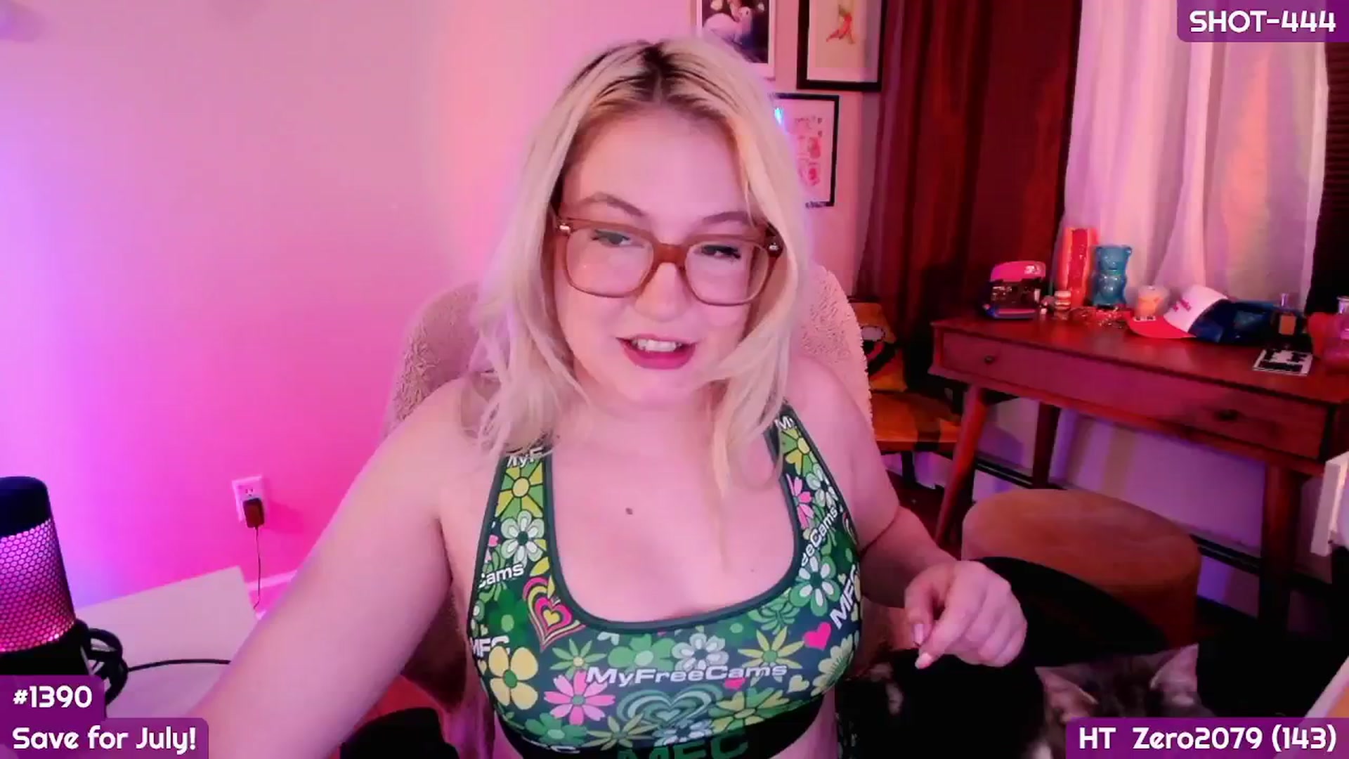 Gallery image thumbnail from MollySnacks's myfreecams stream on, 06/23/2025, 03:31 image 4 of 20