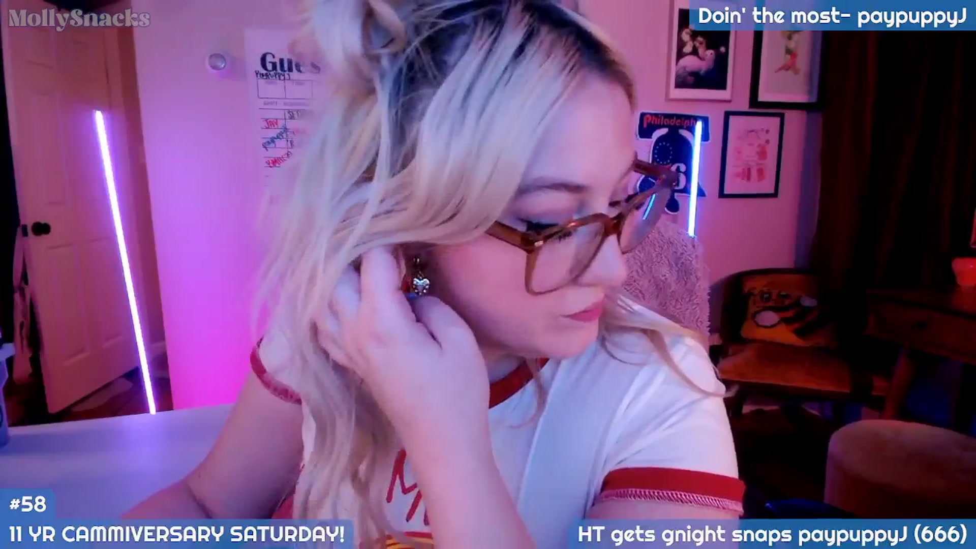 Gallery image thumbnail from MollySnacks's myfreecams stream on, 07/04/2025, 04:58 image 14 of 20