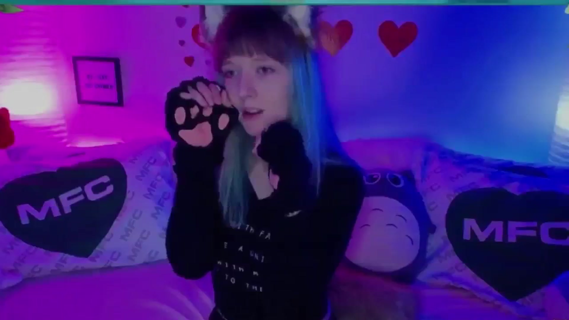 Gallery image thumbnail from MollySnacks's myfreecams stream on, 07/13/2025, 11:18 image 20 of 20