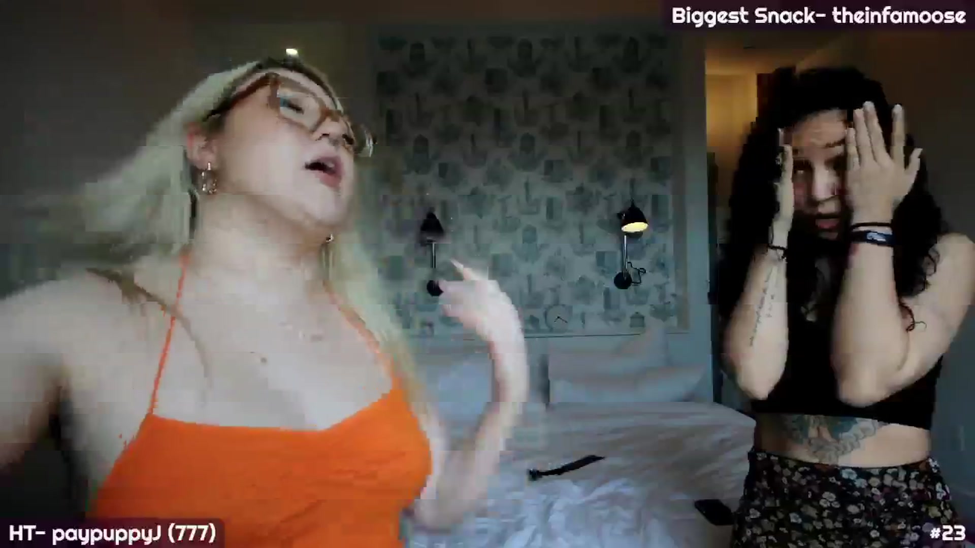 Gallery image thumbnail from MollySnacks's myfreecams stream on, 07/20/2025, 24:02 image 12 of 20