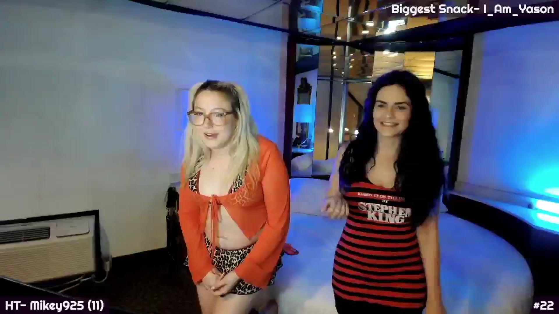 Gallery image thumbnail from MollySnacks's myfreecams stream on, 07/23/2025, 02:39 image 2 of 20