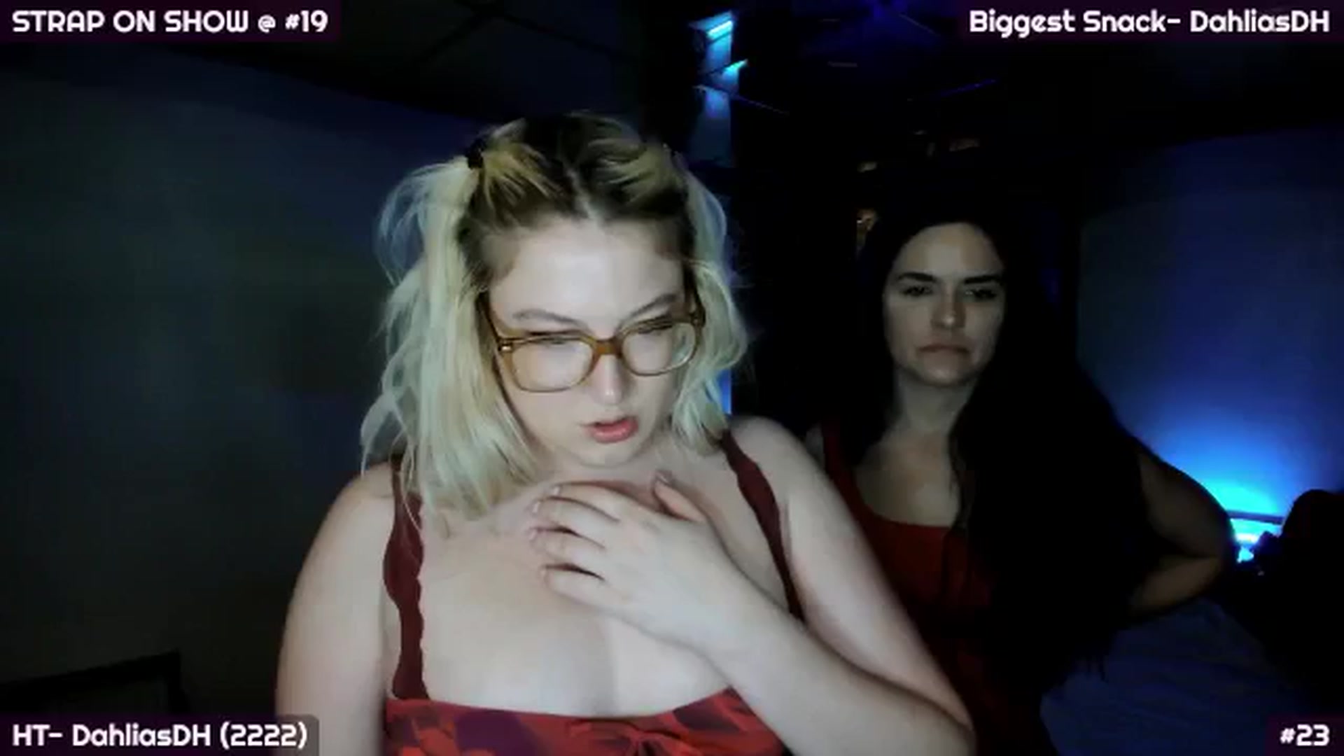 Gallery image thumbnail from MollySnacks's myfreecams stream on, 07/24/2025, 03:11 image 6 of 20
