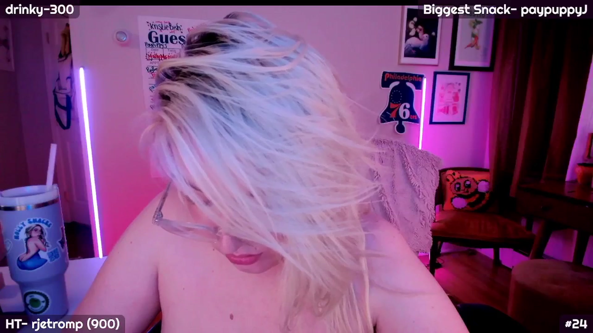 Gallery image thumbnail from MollySnacks's myfreecams stream on, 07/26/2025, 07:54 image 13 of 20