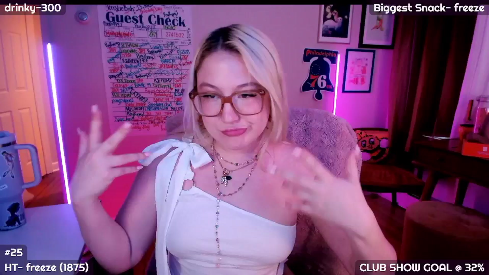 Gallery image thumbnail from MollySnacks's myfreecams stream on, 07/27/2025, 01:48 image 9 of 20
