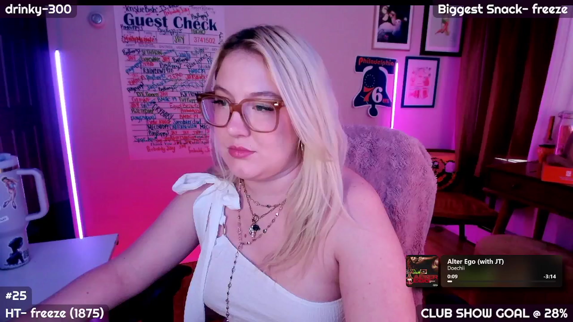 Gallery image thumbnail from MollySnacks's myfreecams stream on, 07/27/2025, 01:48 image 8 of 20