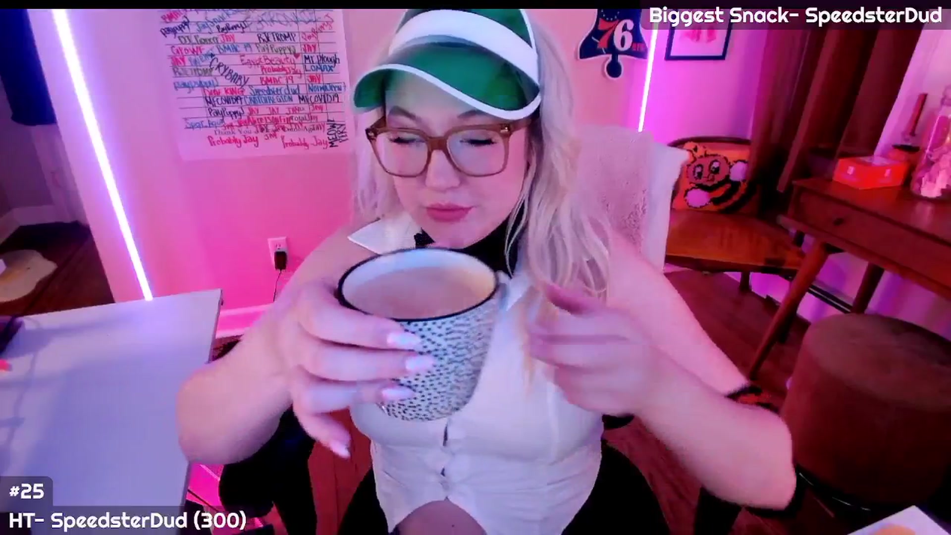 Gallery image thumbnail from MollySnacks's myfreecams stream on, 07/29/2025, 03:15 image 18 of 20