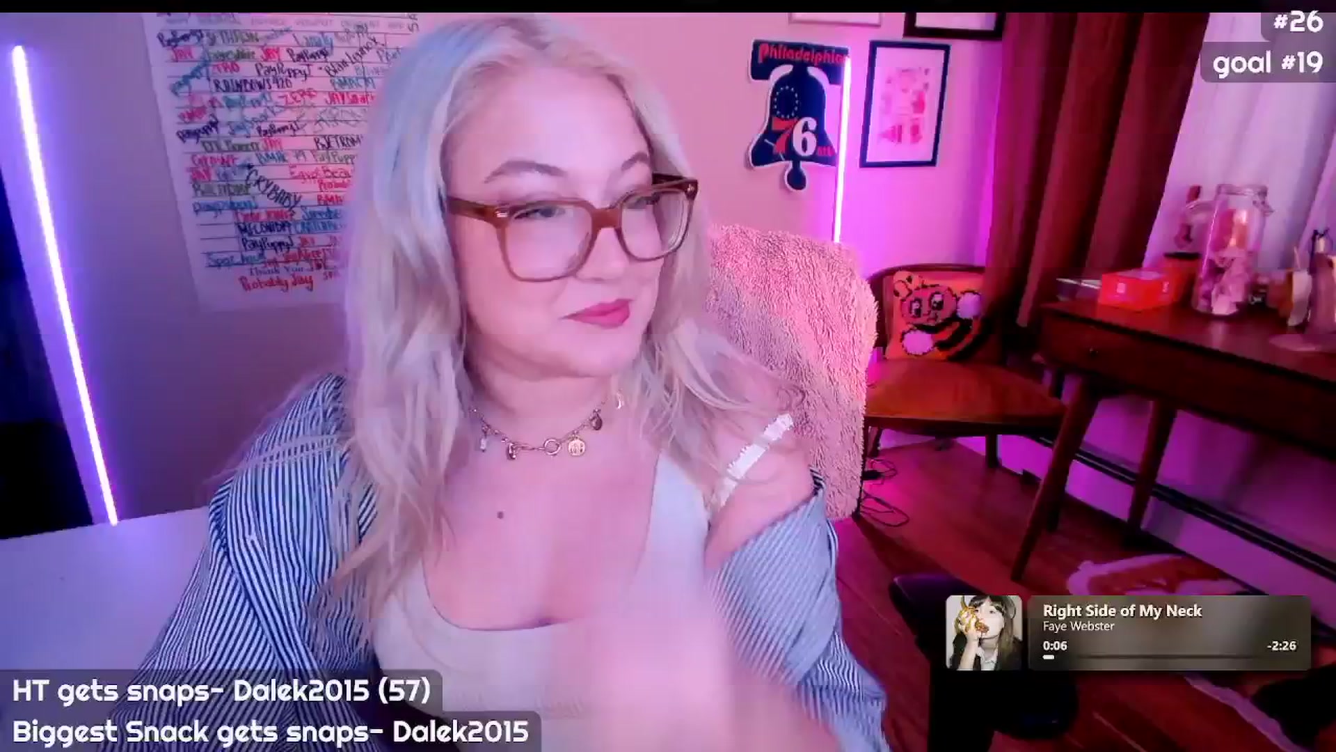 Gallery image thumbnail from MollySnacks's myfreecams stream on, 08/01/2025, 24:04 image 2 of 20