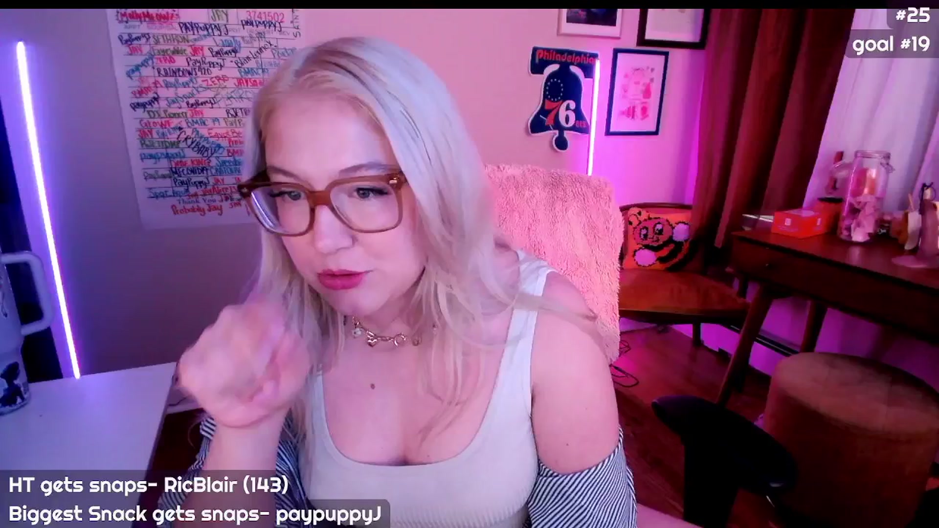 Gallery image thumbnail from MollySnacks's myfreecams stream on, 08/01/2025, 24:04 image 7 of 20