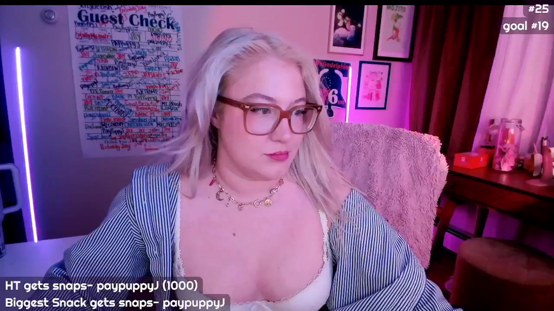 Gallery image thumbnail from MollySnacks's myfreecams stream on, 08/01/2025, 24:04 image 13 of 20