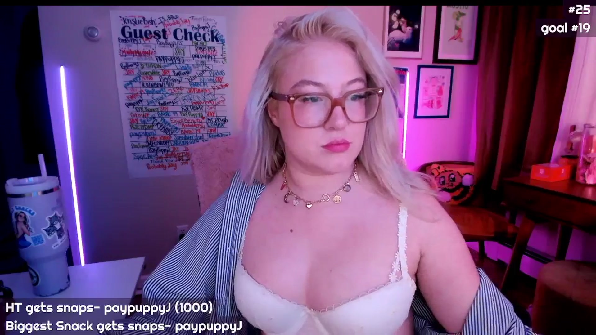 Gallery image thumbnail from MollySnacks's myfreecams stream on, 08/01/2025, 24:04 image 15 of 20