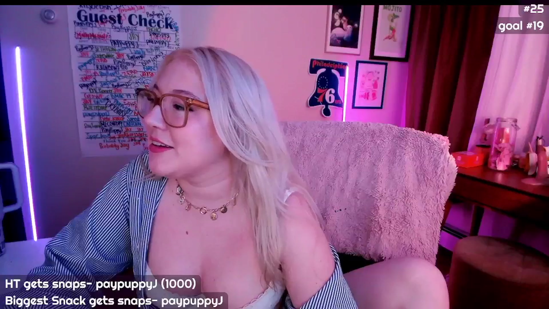 Gallery image thumbnail from MollySnacks's myfreecams stream on, 08/01/2025, 24:04 image 12 of 20