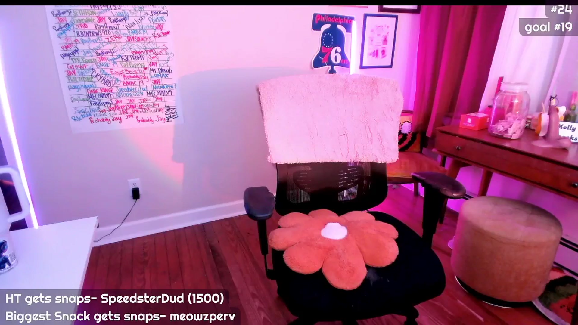 Gallery image thumbnail from MollySnacks's myfreecams stream on, 08/01/2025, 07:39 image 12 of 20