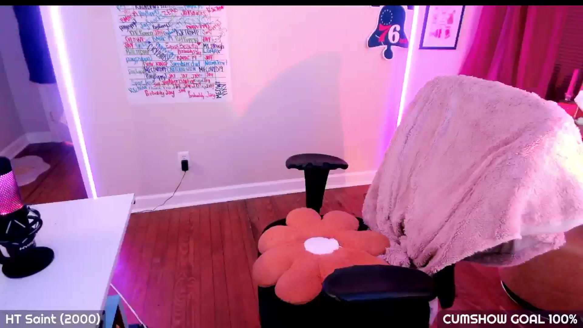 Gallery image thumbnail from MollySnacks's myfreecams stream on, 08/12/2025, 04:46 image 12 of 20
