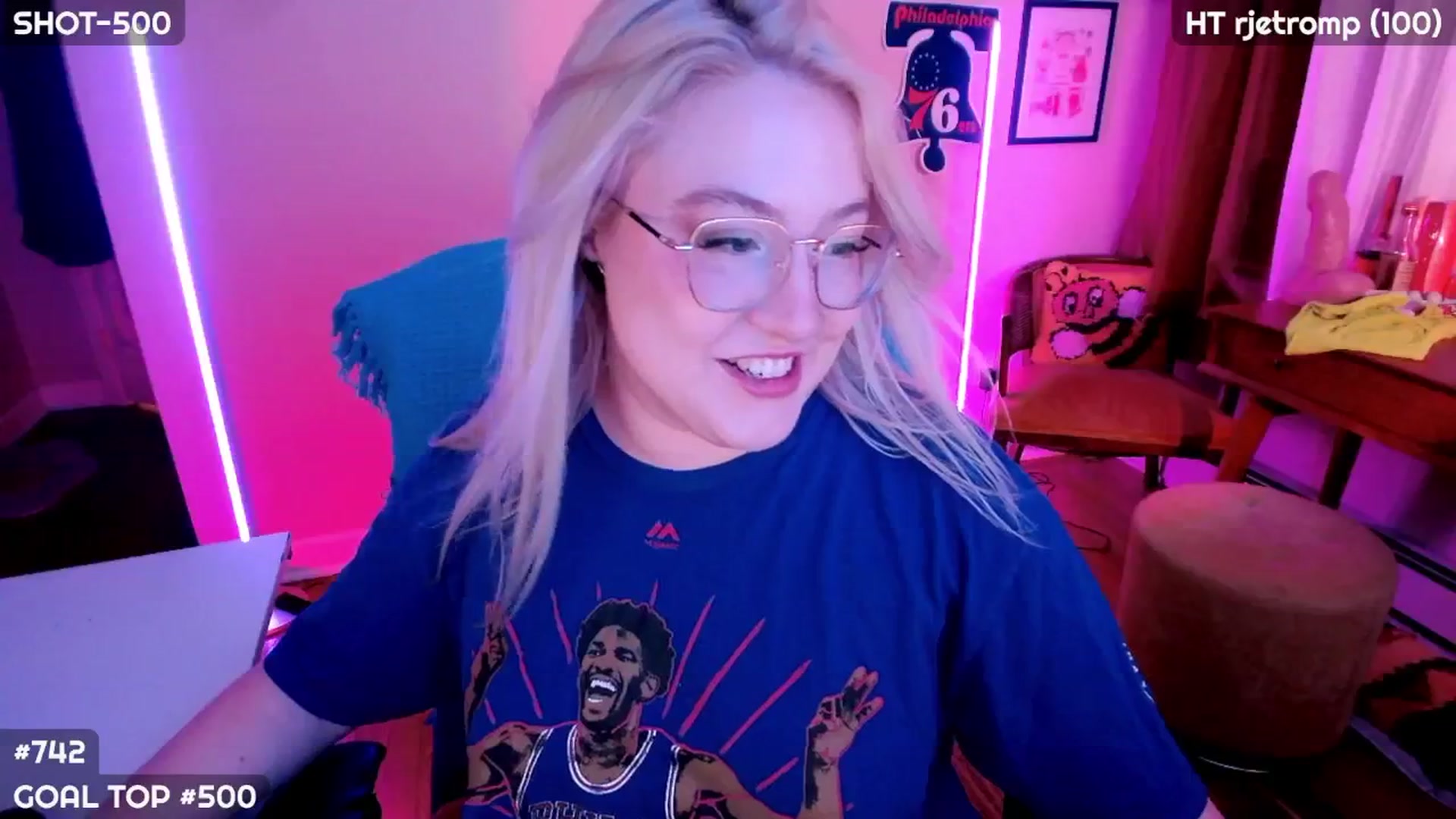 Gallery image thumbnail from MollySnacks's myfreecams stream on, 08/24/2025, 04:47 image 7 of 20