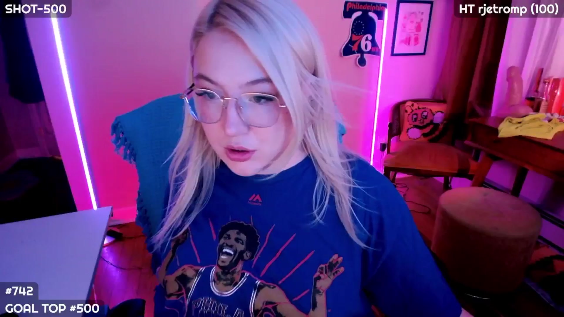 Gallery image thumbnail from MollySnacks's myfreecams stream on, 08/24/2025, 04:47 image 8 of 20